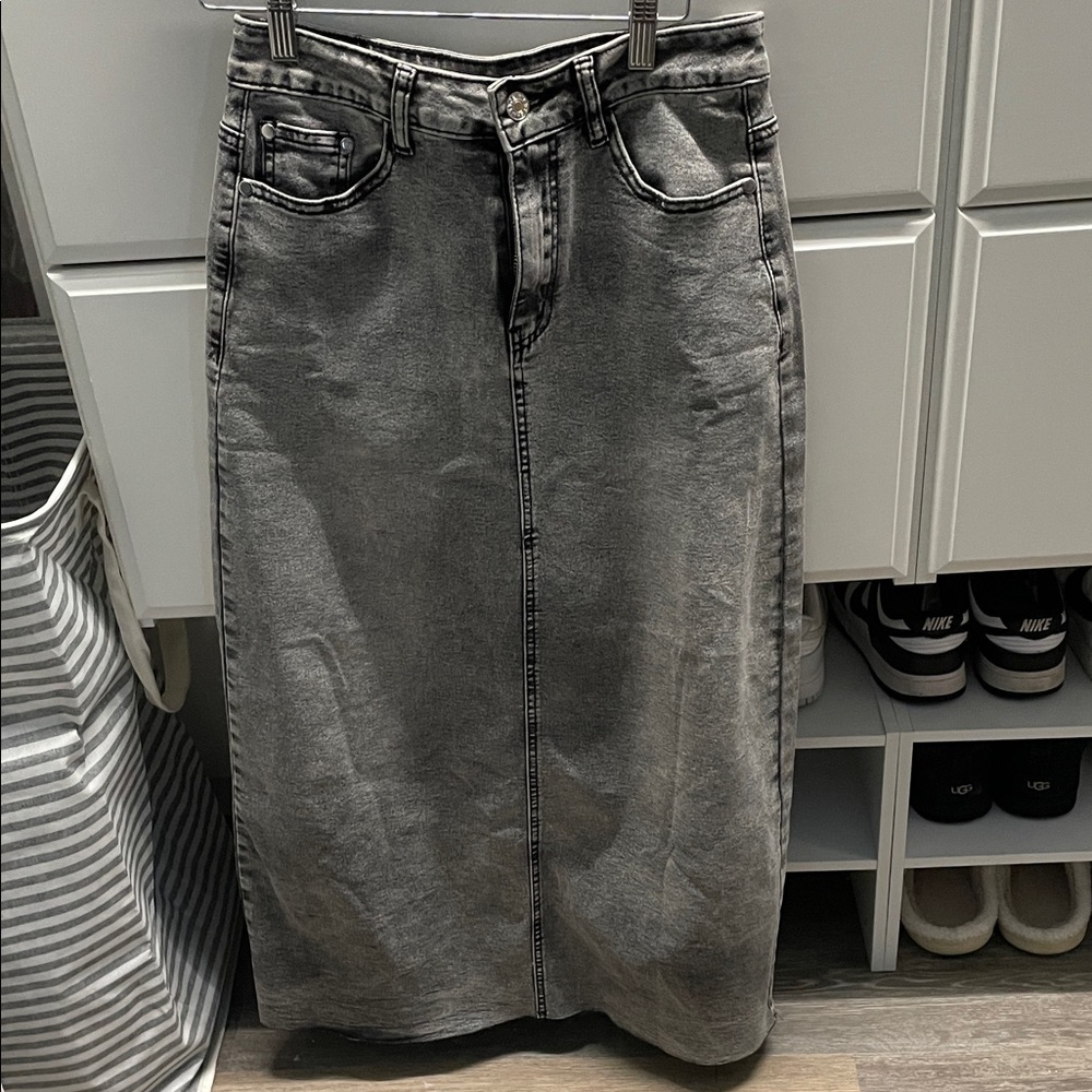 Gray / Black Denim Midi Skirt